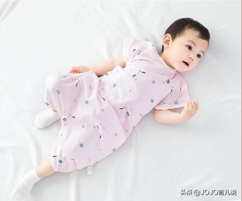 宝宝穿睡袋不盖被子到底好不好,宝宝穿什么样的睡袋舒适些