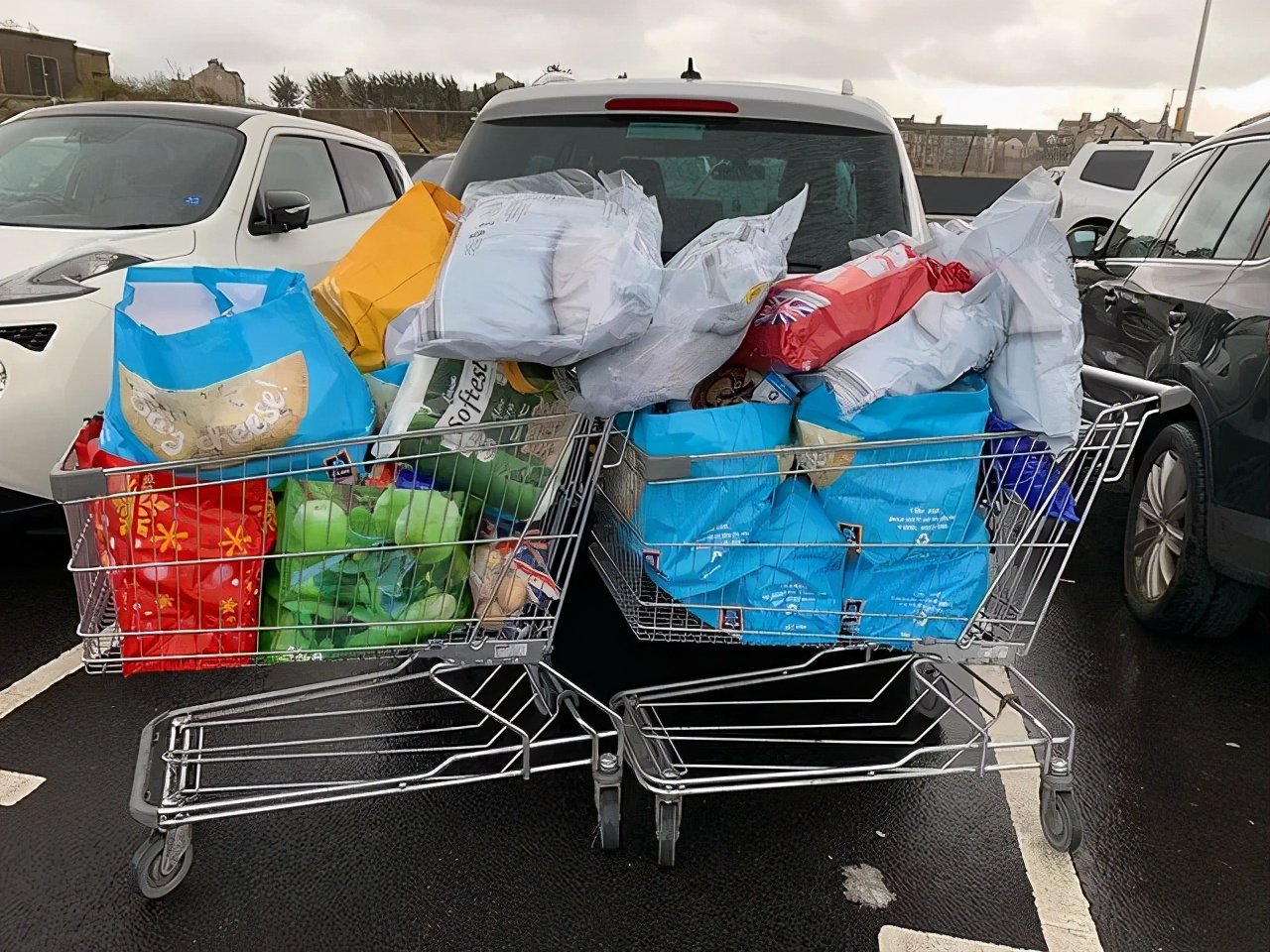 结婚30年生22娃，网友群嘲太窒息了，结果他们的生活却啪啪打脸