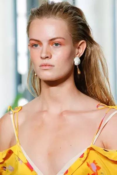 最热门的5款发型,2019年流行的女士发型