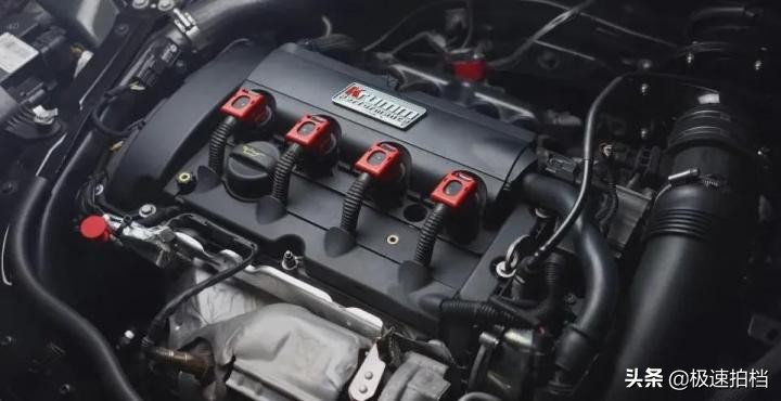 超跑敞篷红色不高于150万,四座敞篷超跑20万左右