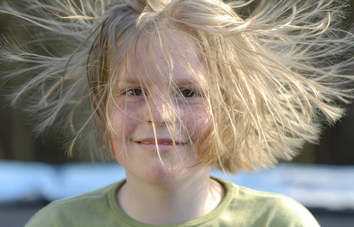 羽绒服在洗衣机里真的会爆炸吗,羽绒服可以用洗衣机烘干会爆炸吗