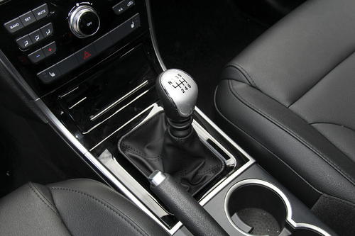 手动挡开车挂挡避免顿挫,手动挡车最忌讳的动作