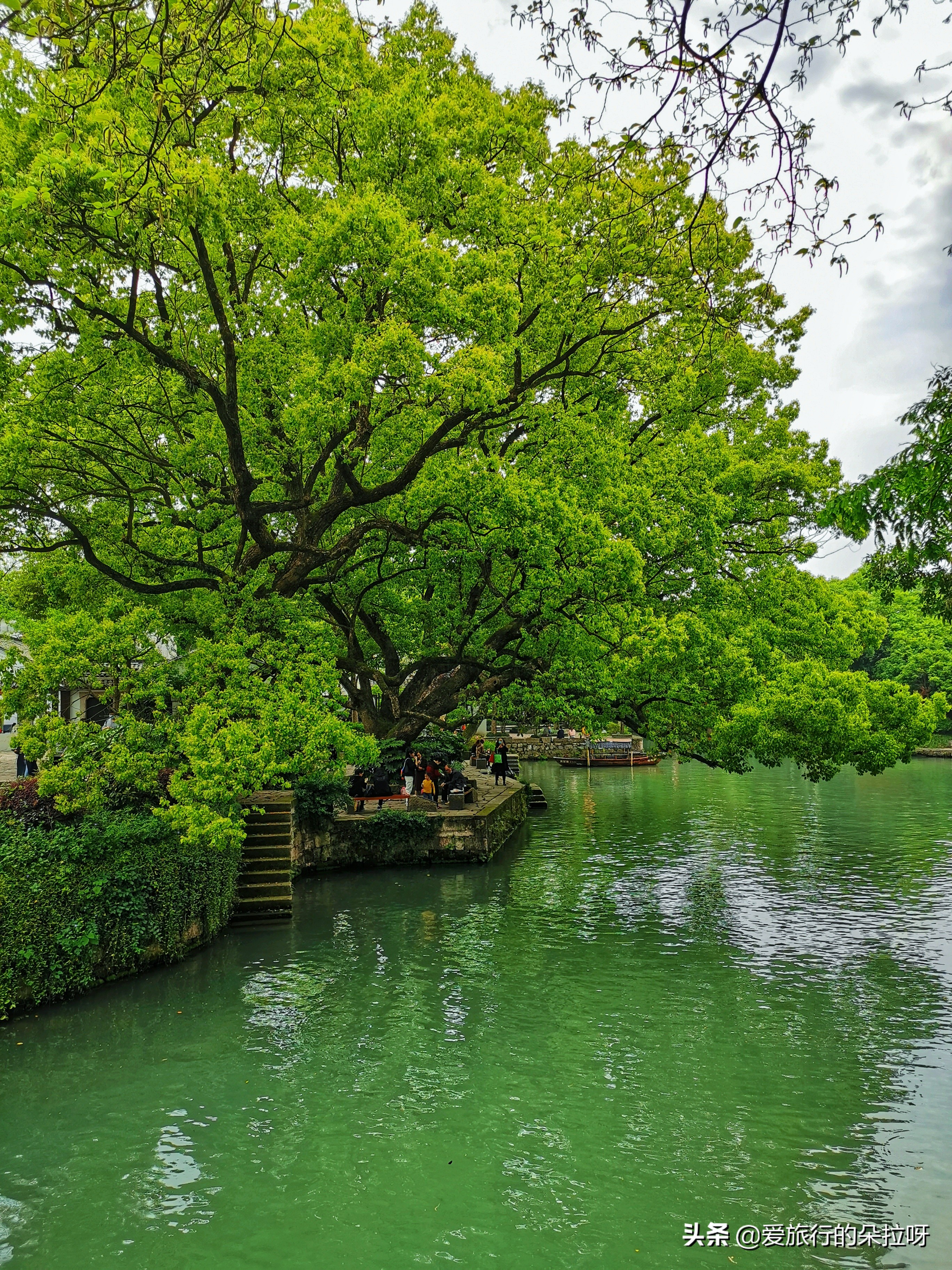 一曲溪水,一曲溪流一曲烟的意思