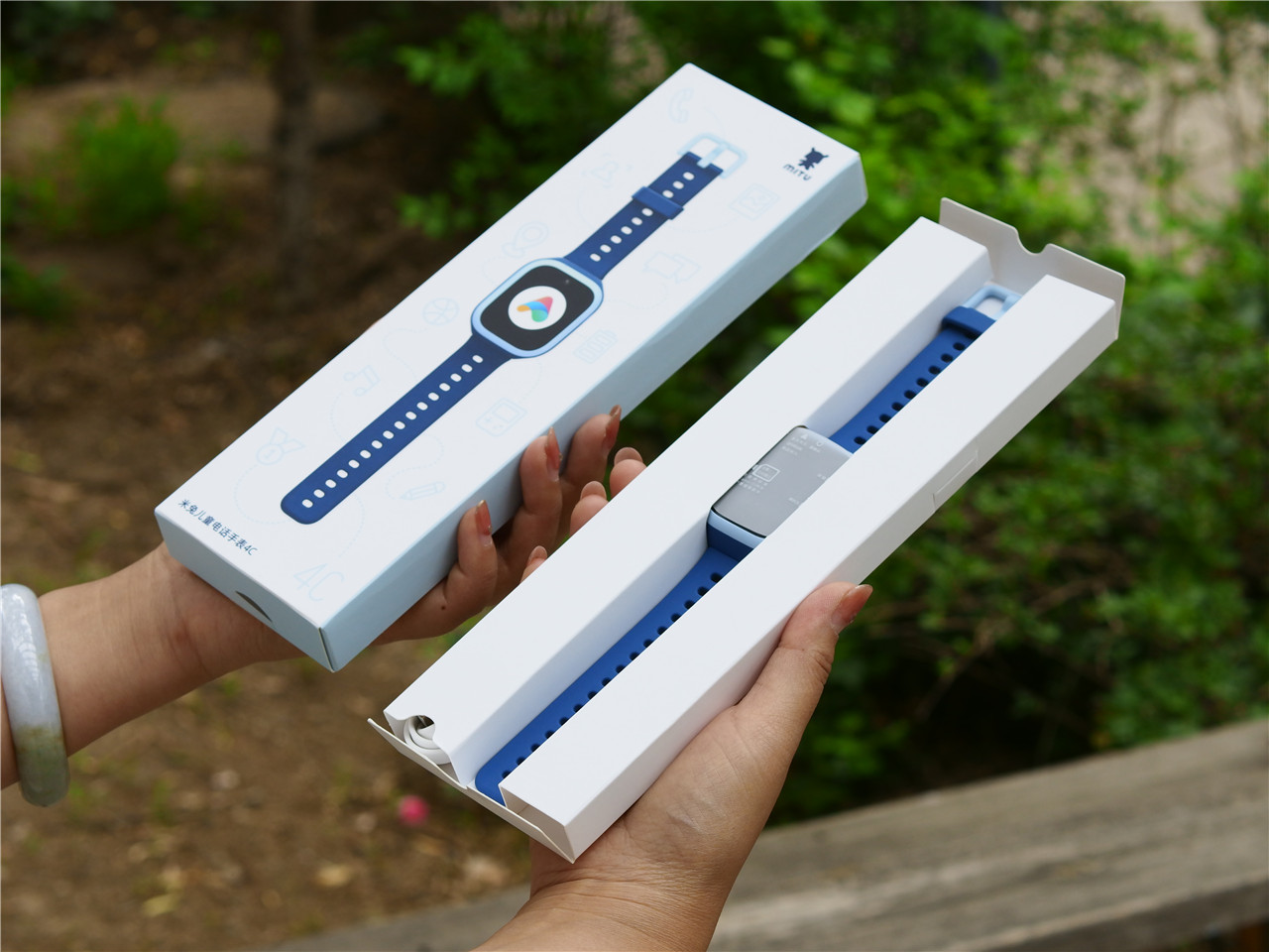 支持4G全网通米兔儿童电话手表4C八重安全定位守护更放心