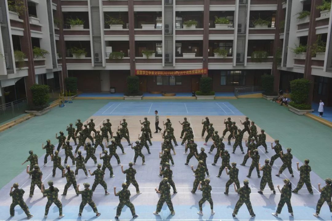 华立中英文学校是不是贵族学校,华立中英文学校升学