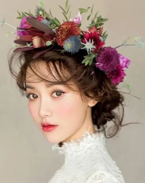 新娘妆容发型图片,新娘妆容教程和简单发型