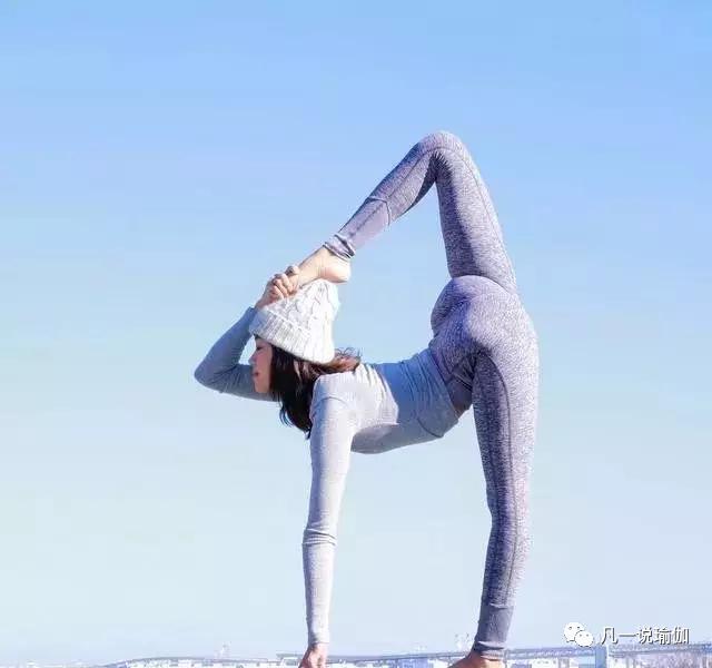 只用一步就可以练会一字马的教程,下一字马教程零基础