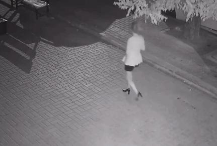 女主播被“外卖员”*暴强**，骇人细节曝光：那些恐怖故事，都是真的