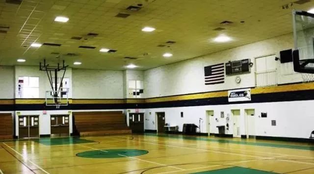 鏂板槈鍑哄浗,缇庡浗鍩虹潱瀛︽牎