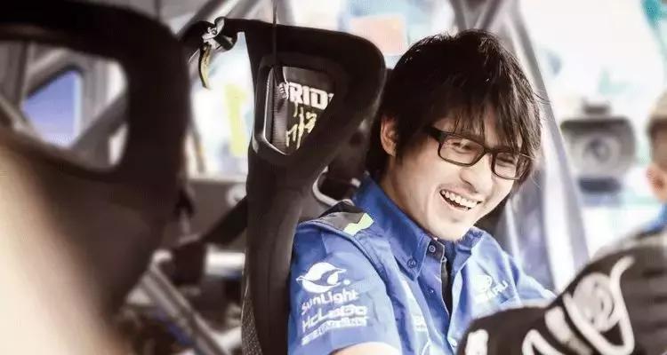 网红一夜收入千万,网红一夜之间一无所有