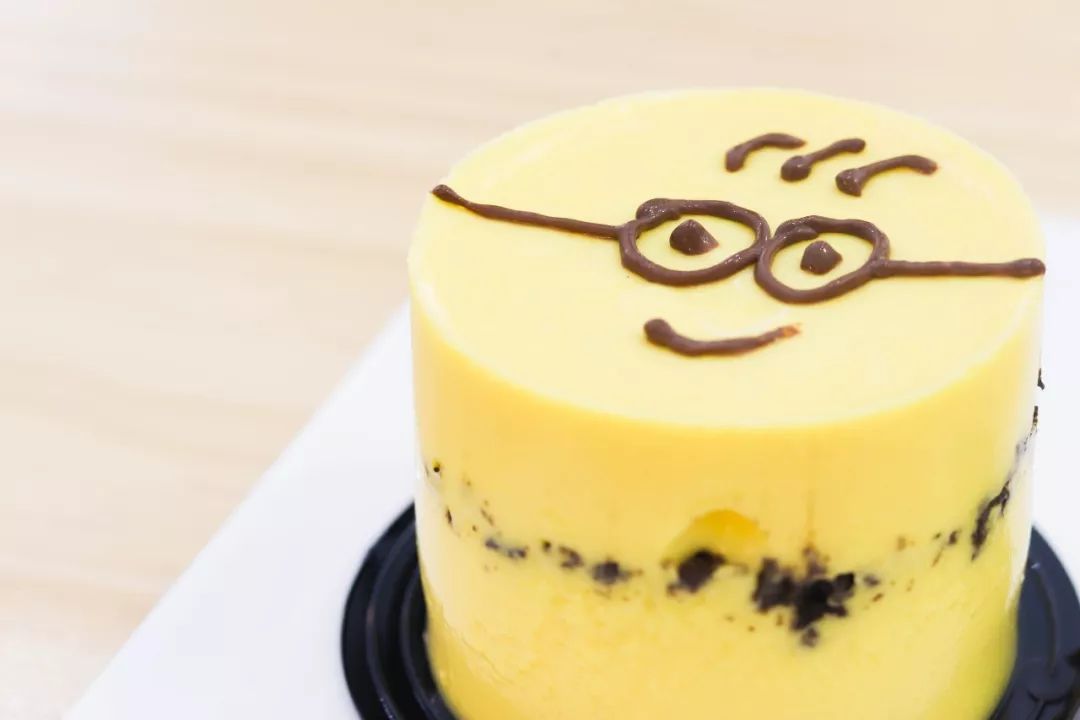 圆每个妹剂C的公主梦，这家店现在婚纱免费试，饮品+蛋糕请你食