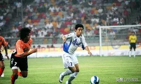 球员受伤后对手继续进攻,伤病影响到的足球巨星都有谁