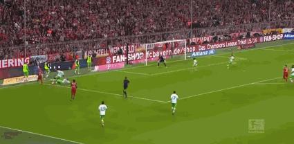 “欲追梅罗,先平莱万”,当今足坛第一中锋,锋线球员的模板