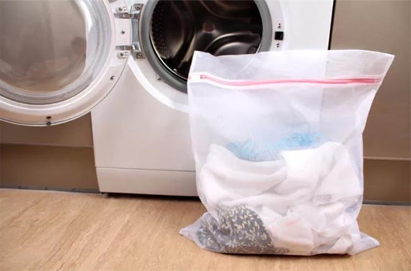 白t恤日常清洗的最有效方法,夏季t恤怎么清洗不会泛黄