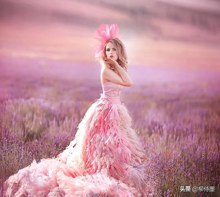 薰衣草花田拍照姿势大全,秋季薰衣草庄园拍照技巧