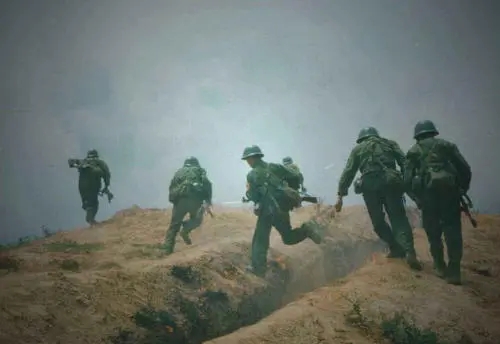 1981年*小平邓**检阅华北大演习，一人脱颖而出，邓公：此人重点培养