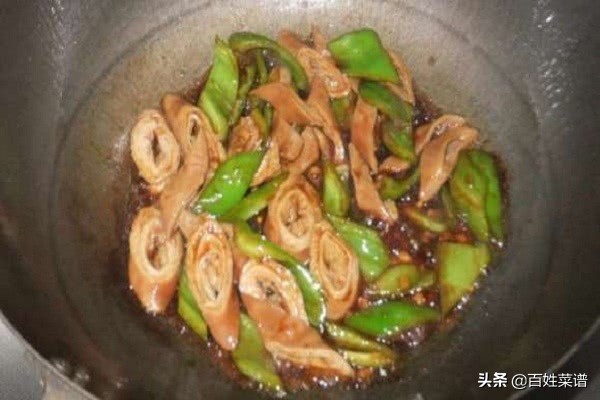 客家酸菜猪大肠怎么炒又脆又嫩,焯过水的猪大肠怎样炒又脆又嫩