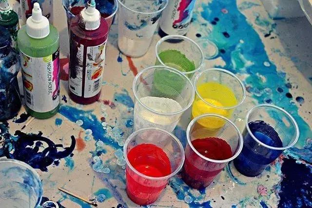 抽象画怎样画得简单又好看,看似复杂实则画起来简单的抽象画