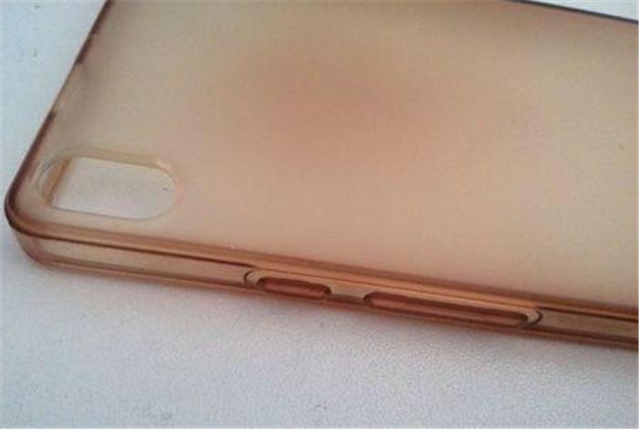 手机壳黄了不想丢,为什么手机壳用着用着就变黄了呢