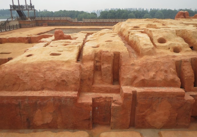 唐诗闲读:“未知歌舞能多少,虚减宫厨为细腰”