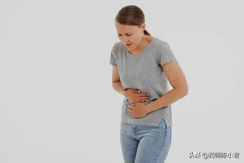 排尿很黄有酸味有痛,排尿很黄是不是排出毒素