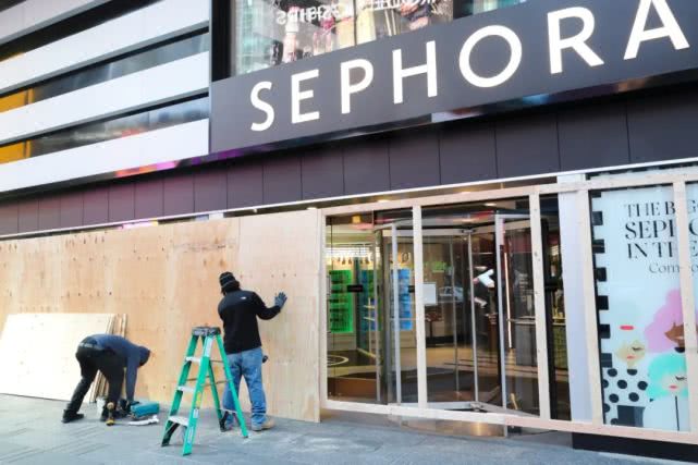 LV等奢侈品2020年损失或达7000亿