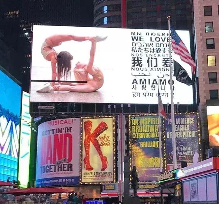 这双丑鞋一年狂赚40亿,这双“丑”鞋一年赚40亿