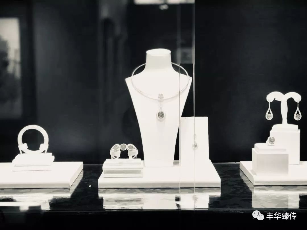 秋雨发梢，梦幻情怀，戴着你的水晶珠链，请跟我来！帽哥出品