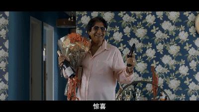 装瞎误闯凶案现场，憋尿看完怒打五星