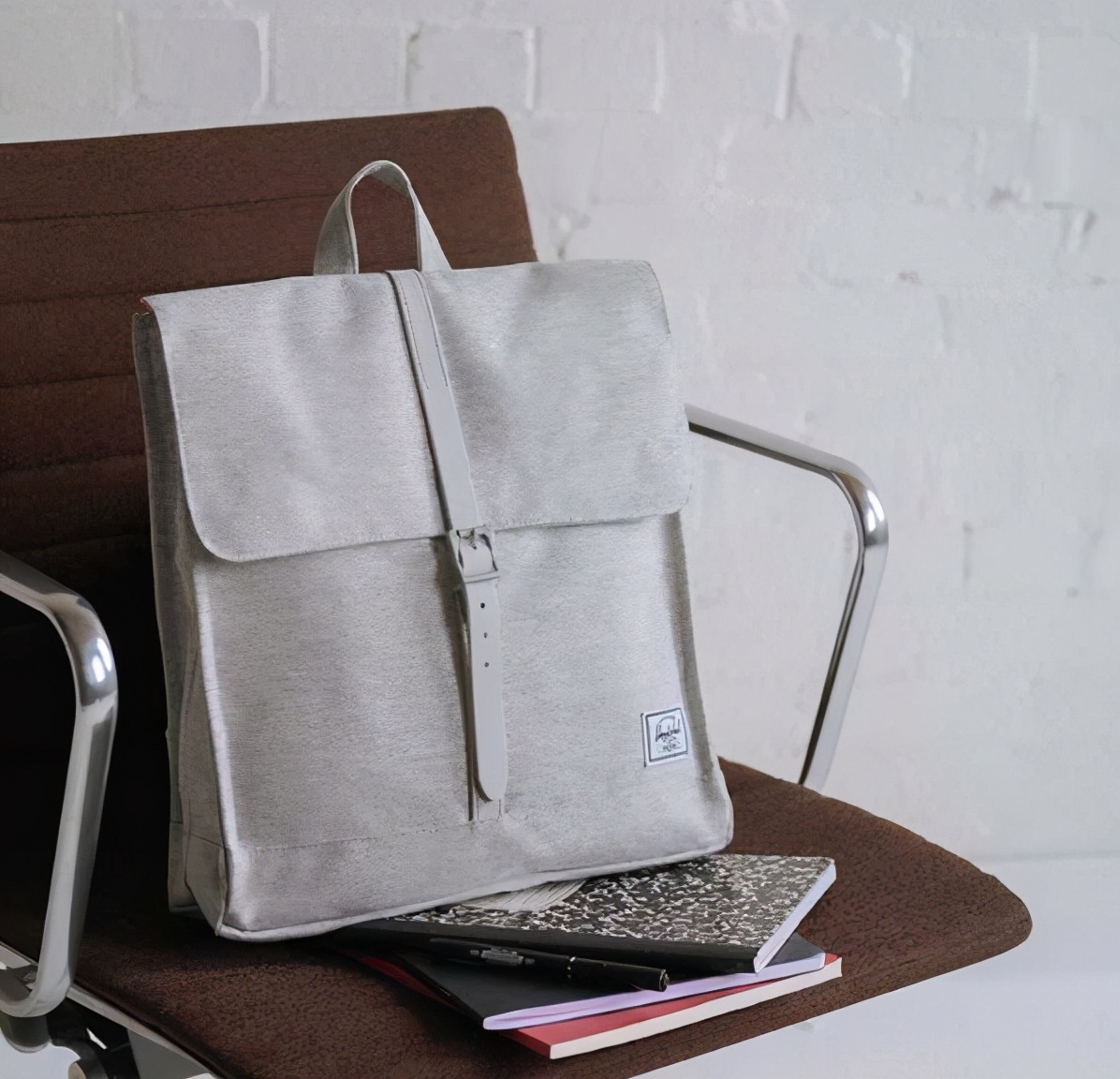 什么牌子的双肩包结实好看又实惠,推荐几款值得买的双肩包