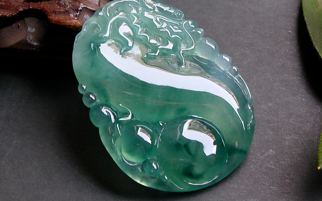 翡翠如何盘玩越戴越透亮,翡翠怎么盘效果好