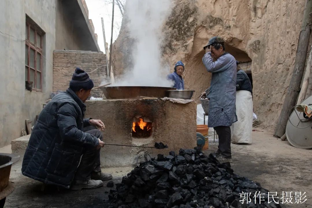 山东漏粉条的过程视频,漏瓢式粉条制作技术视频
