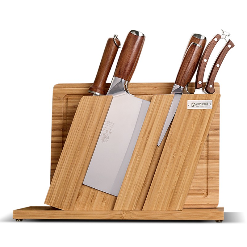 邓家刀*四代第**传人邓修建，做刀要精和专