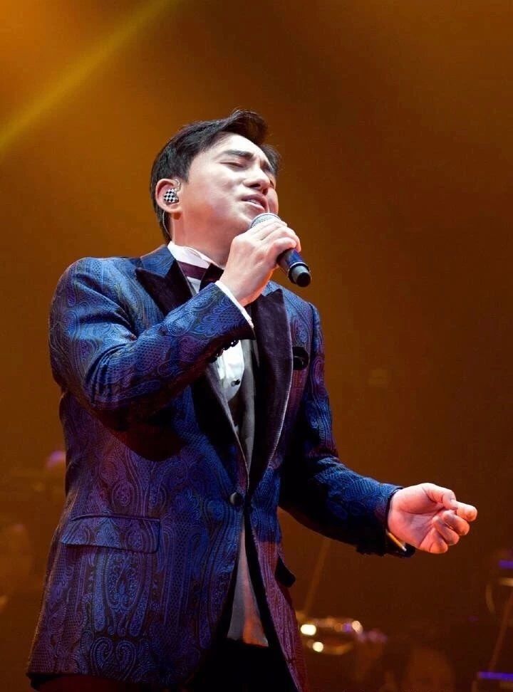 轰动香港乐坛的一首金曲,哪首歌奠定了香港乐坛的巅峰