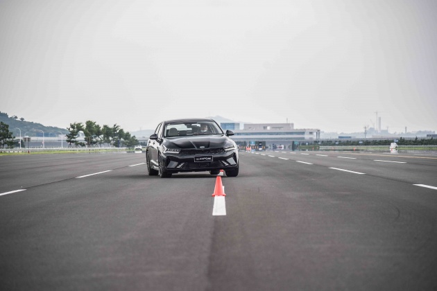 起亚k5凯酷底盘拆解视频,底盘素质