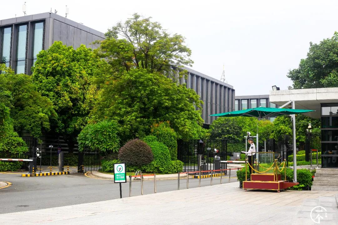 遍地华为男，深圳坂田有多绝？