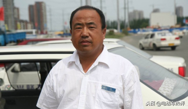 驾校教练每月的工资有多少,驾校教练一般工资是多少