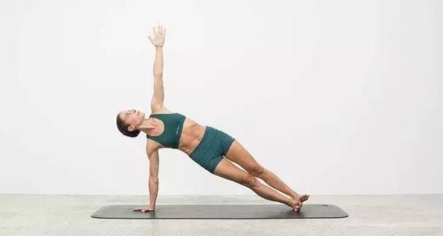 久坐腰背不舒服瑜伽缓解姿势教程,久坐腰肌劳损食疗