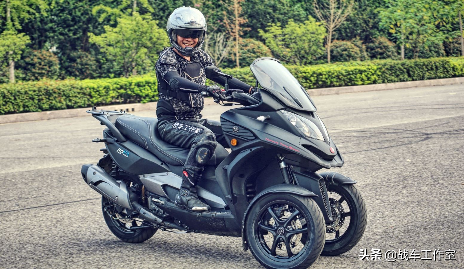 宏佳腾3d-350r用的什么发动机,宏佳腾350r倒三轮摩托车评测