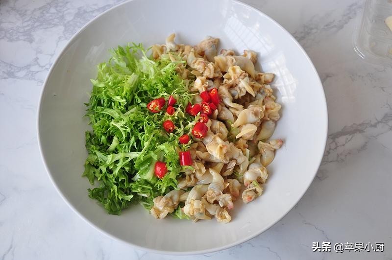 海鲜能不能和素菜一起吃,请问海鲜不能和什么菜一起吃