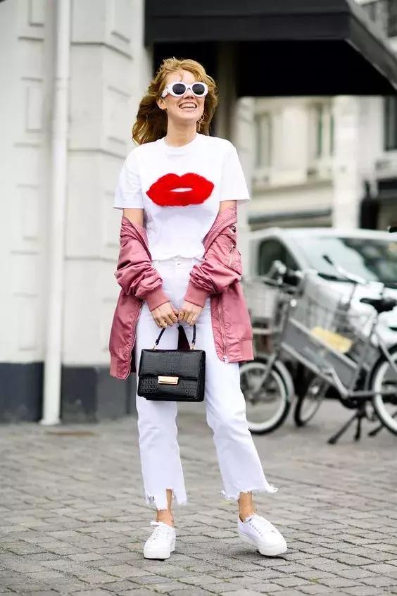 微胖女生只要穿搭对了一样显身材,微胖女生就一定要穿宽松衣服吗