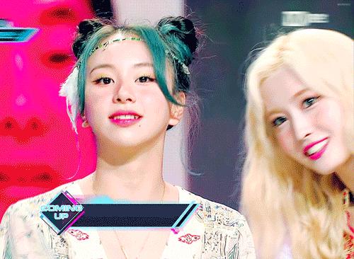 2021什么发色最显白减龄,在家染发色2021年最火发色显白