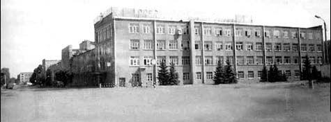 这种靠*听窃**起家的技术，已经渗透到你我的生活中了