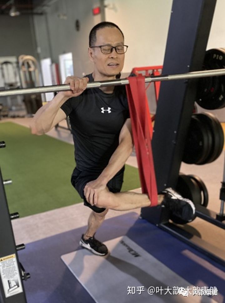 臀大肌损伤会导致髂嵴疼痛吗,臀大肌和腰肌疼