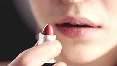 口红出油是变质了吗,口红出汗后的痕迹会消除吗