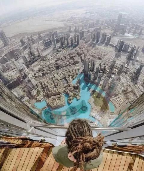 迪拜塔高828米是世界上最高的建筑,世界第一高楼迪拜哈法塔