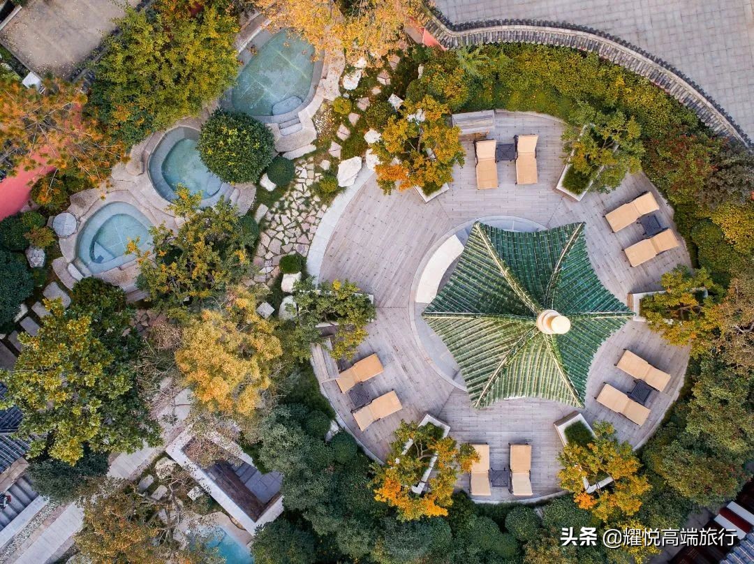 秋天去泡温泉能有多惬意,初秋适合去哪里泡温泉