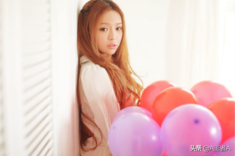 撩女生应该做什么动作,为什么撩不喜欢的女的轻而易举