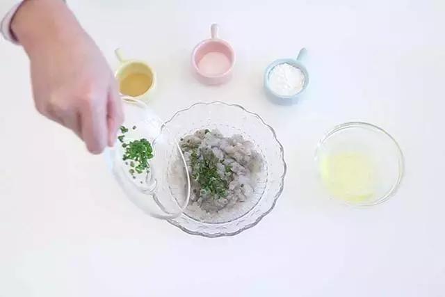 虾丸和黄瓜皮蛋汤,宝宝辅食虾丸汤九个月做法