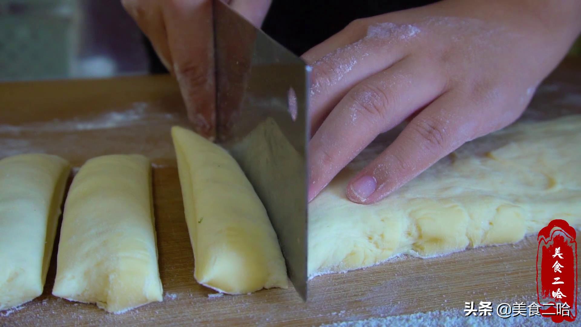 做速冻油条怎么做才能蓬松酥脆,油条的做法和配方酥脆蓬松早餐店